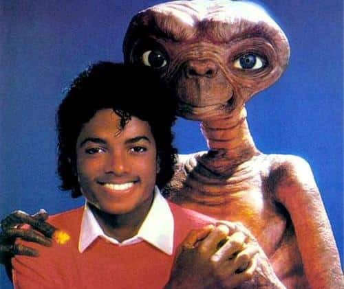 ET posing for a picture with Michael Jackson