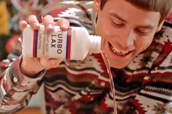 Lloyd from Dumb and Dumber pouring Turbo Lax laxative into Harry's drink